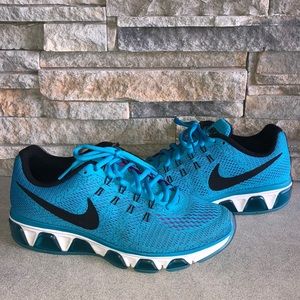 Nike Tailwind 8